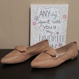 Tan Flat/Loafers
